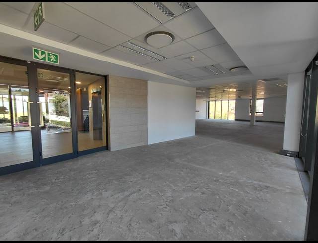 329M² OFFICE TO LET IN MAGALIESSIG